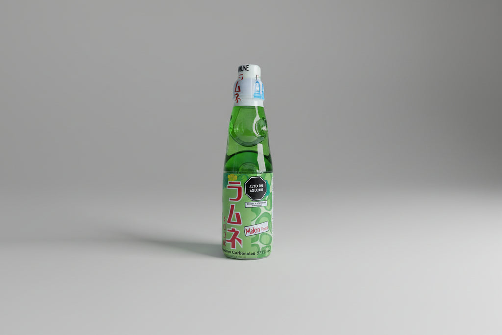 Ramune Gaseosa Japonesa | La Icónica Bebida con Bolita de Vidrio